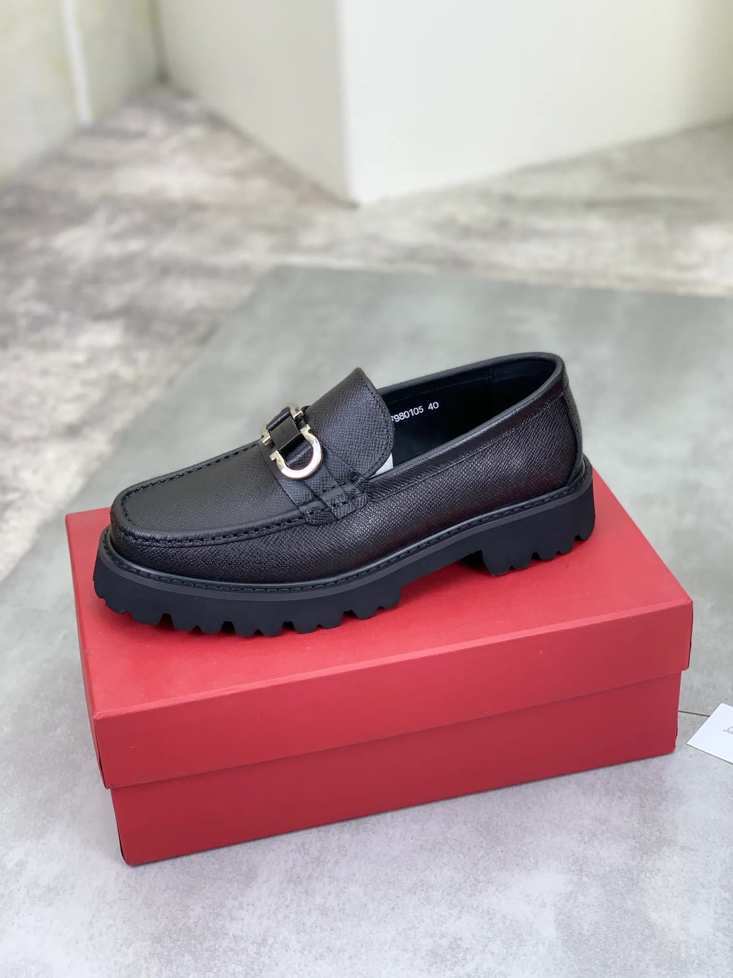 Men's Men's Shoes 💰P460💰[New Style] Water-dyed Niuli 🆘[Salvatore Ferragamo] Ferragamo's latest casual business leather shoes for men! Available at counters simultaneously! The fabric is made of specially imported original calfskin, the lining is made of imported water-dyed cowhide, and the original lightweight foam outsole is absolutely luxurious and leads the fashion trend. Matching code: 38-45; 4️⃣ colors available